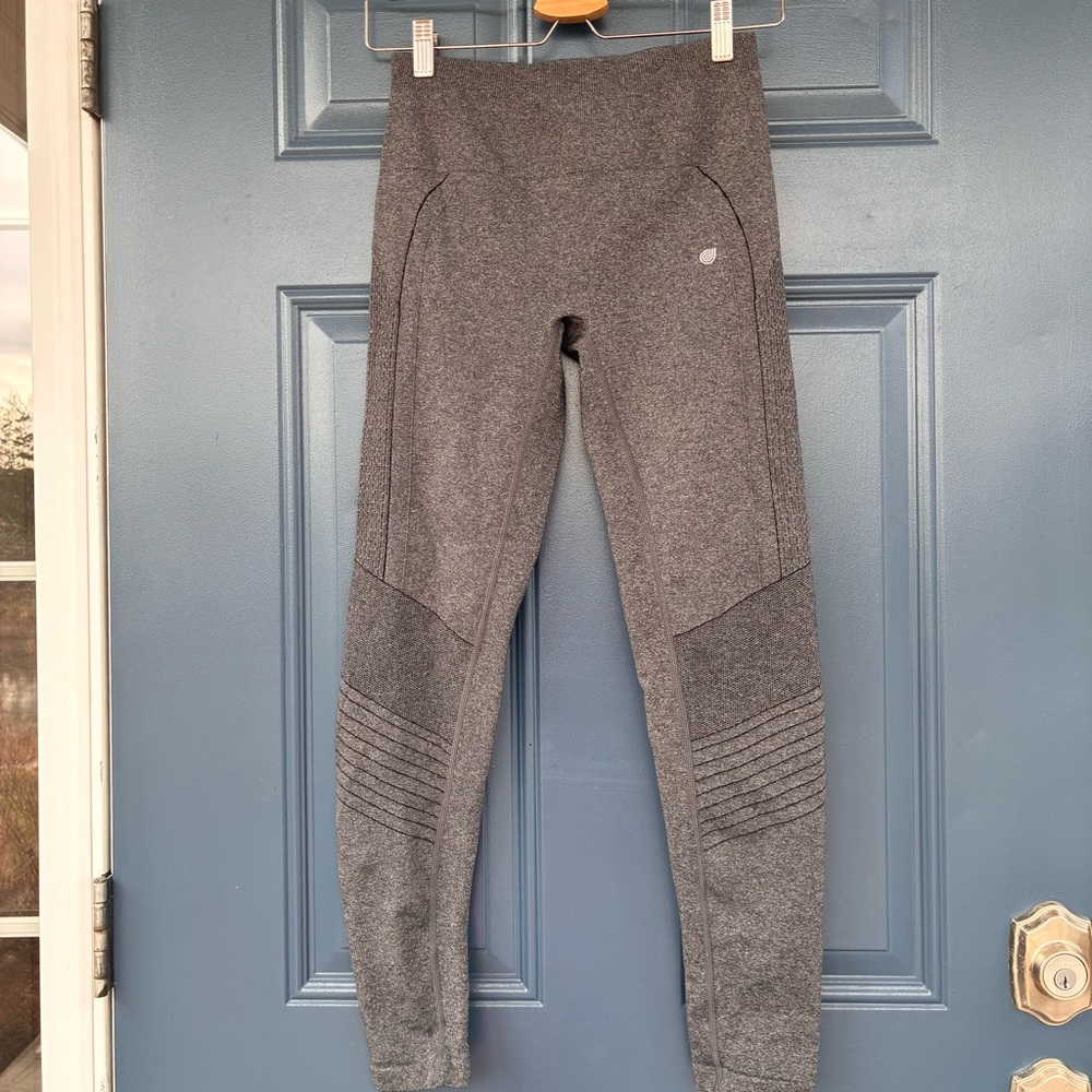 Jilla Active grey seamless Marl Moto Performance Leggings Size Medium